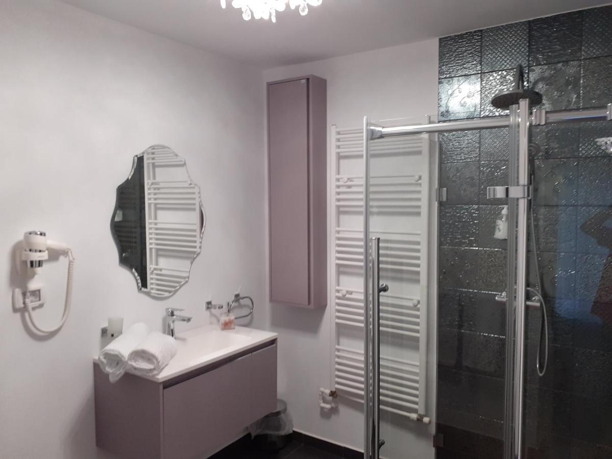 Salcia Hotel Ташнад Екстериор снимка