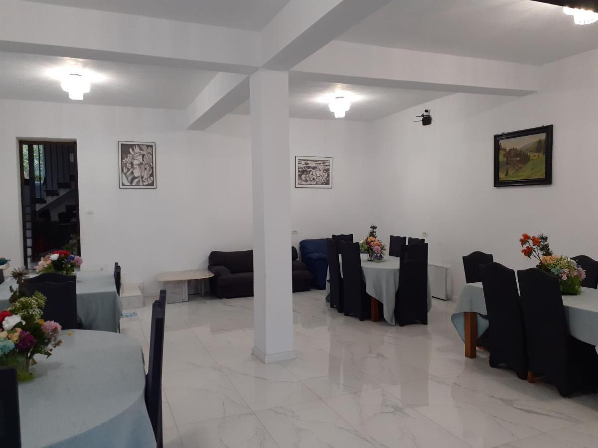 Salcia Hotel Ташнад Екстериор снимка