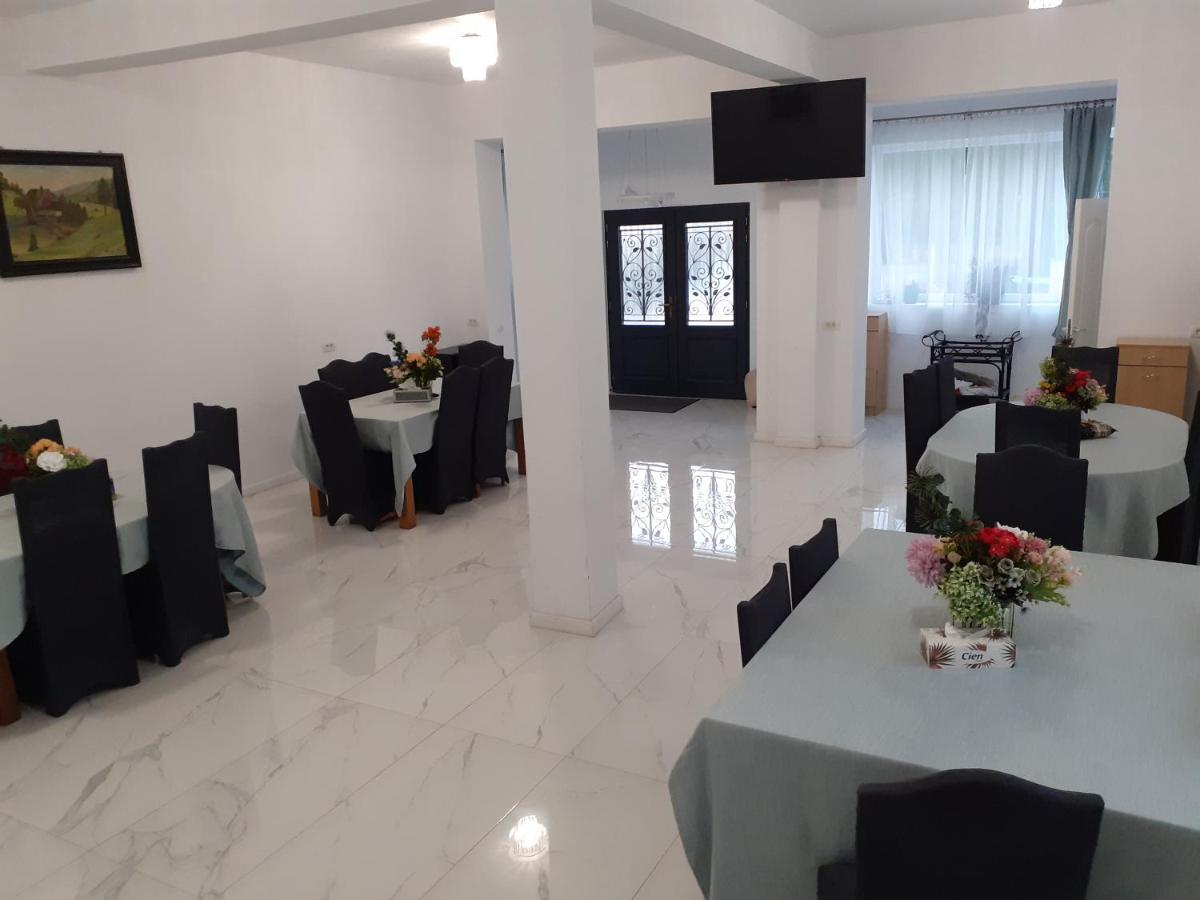 Salcia Hotel Ташнад Екстериор снимка